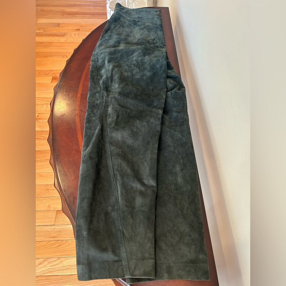 ⭐️ Host Pick ⭐️ Vintage Victoria Leather Dark Green Suede Pants